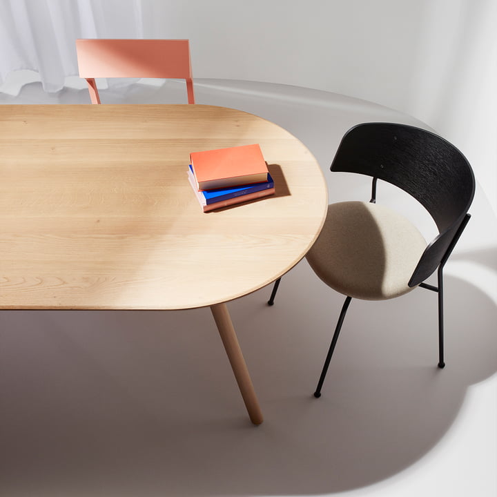 Table mince en bois pour les repas et les conférences