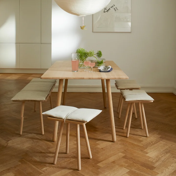 Georg Tabouret & Banc en bois de chêne de Skagerak dans la couleur blanche