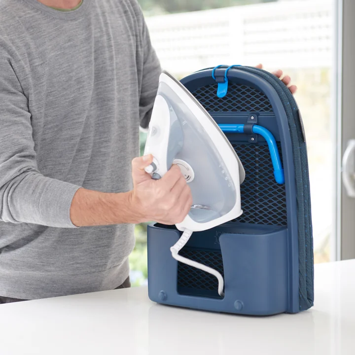 Glide Pocket Table de repassage de Joseph Joseph