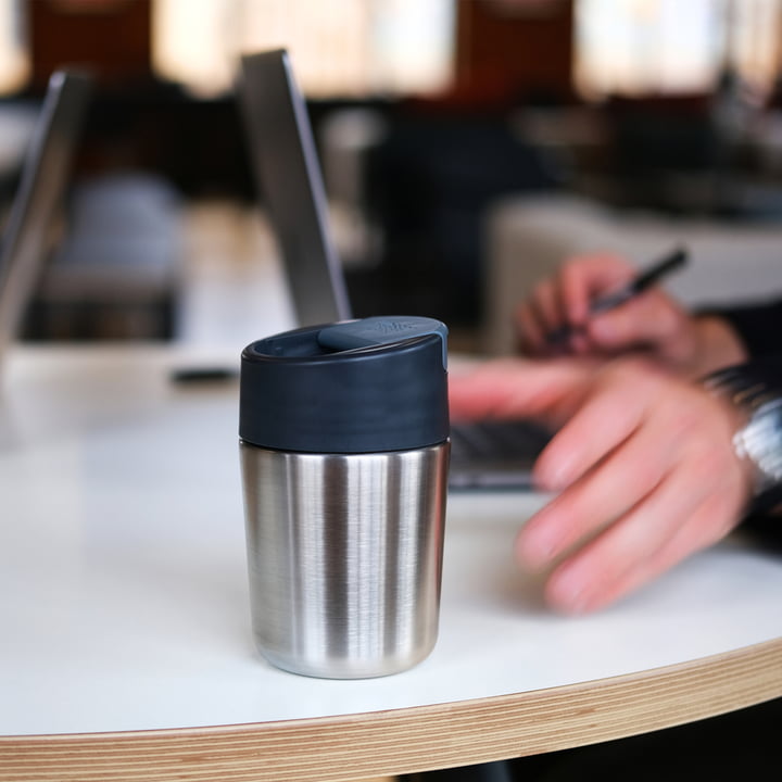 Sipp Tasse de voyage avec couvercle à charnière de Joseph Joseph