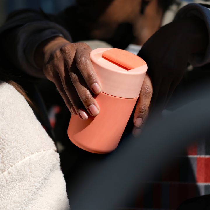 Sipp Tasse de voyage avec couvercle à charnière de Joseph Joseph