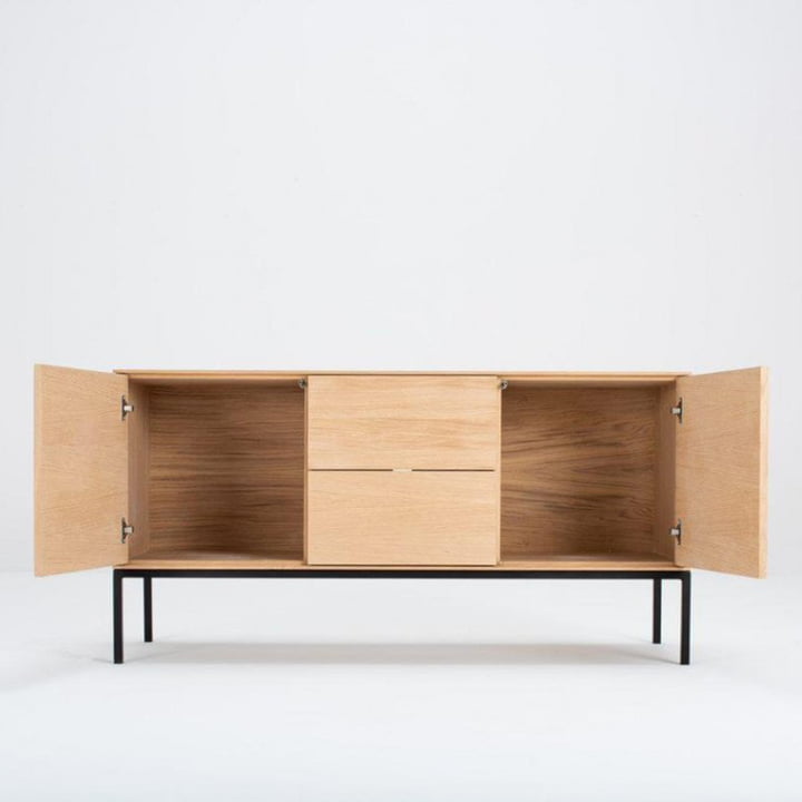 Espace de rangement dans le buffet Nuury de Nuuck