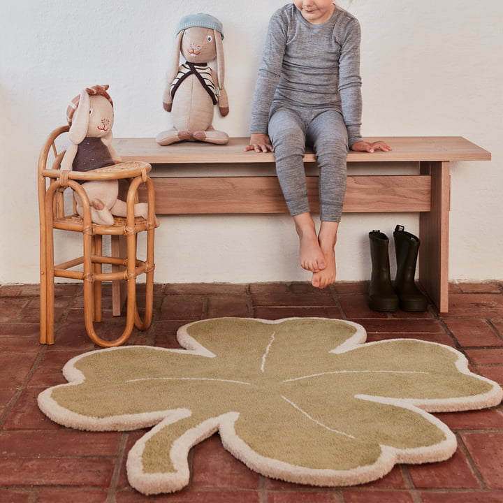 Lucky Clover Tapis pour enfants et Kotai Banc de OYOY