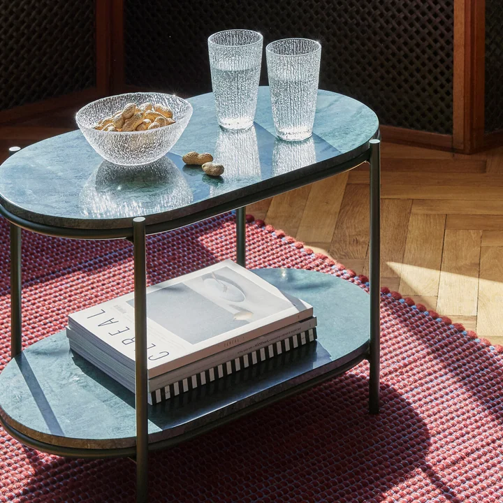 Table d'appoint intemporelle à l'ambiance classique