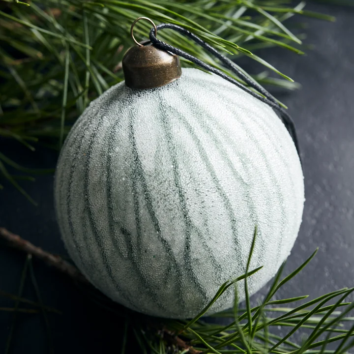 Chosen Boule de Noël de House Doctor dans la couleur vert / blanc