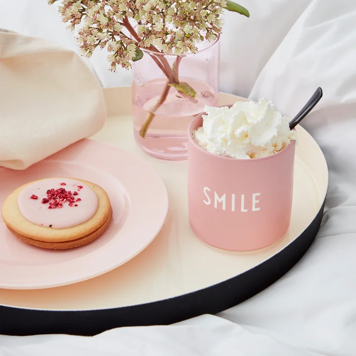 AJ Favourite Tasse en porcelaine de Design Letters en Smile / old rose