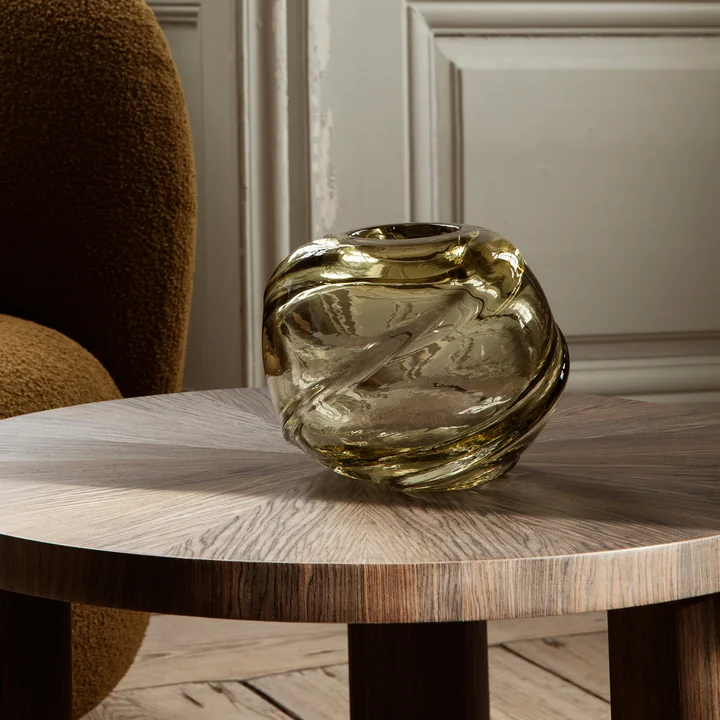 Water Swirl Vase de Ferm Living de couleur jaune clair