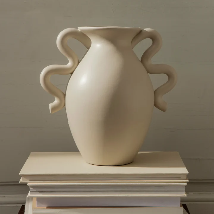 Verso Vase à fleurs de Ferm Living dans la couleur cream