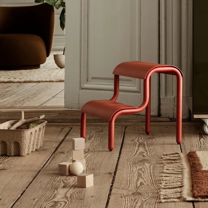 Up Step Tabouret multifonctionnel de Ferm Living dans la couleur poppy red