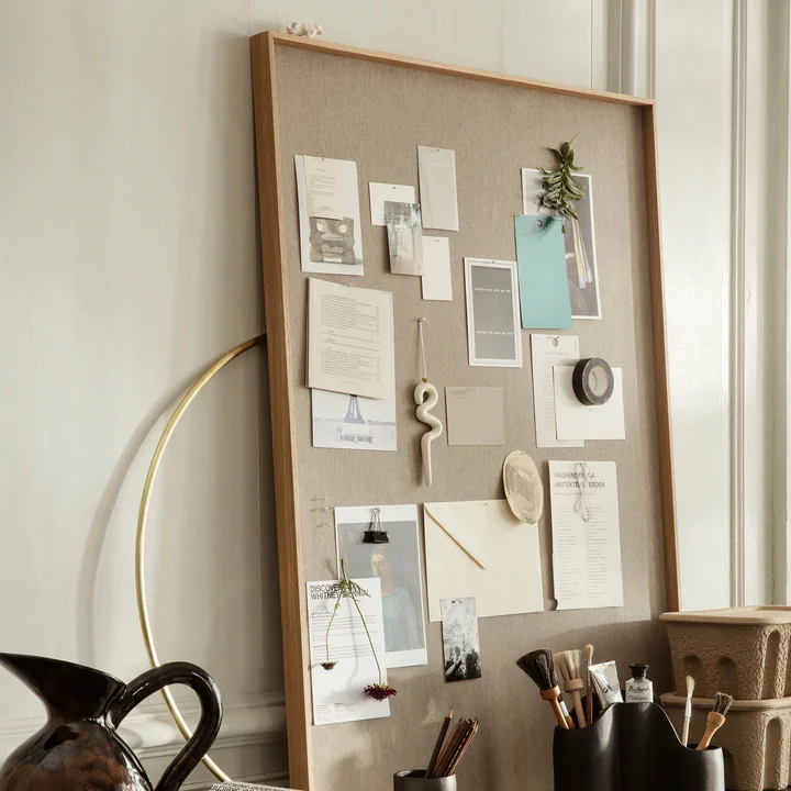 Scenery Pinboard de Ferm Living dans la version chêne nature / beige
