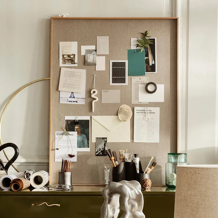 Scenery Pinboard de Ferm Living dans la version chêne nature / beige