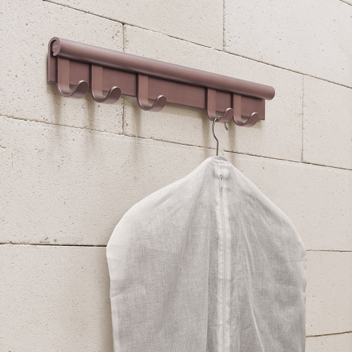 Coil Porte-manteau mural de Muuto dans la couleur prune