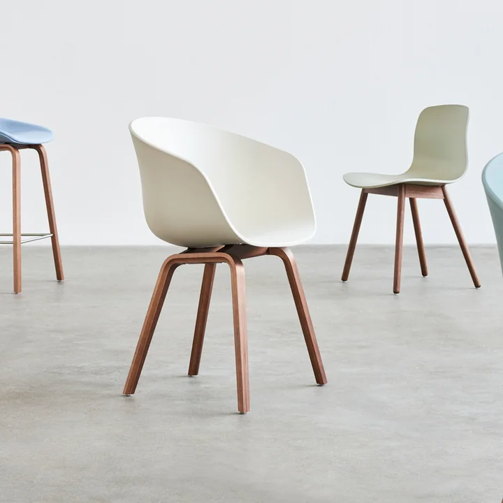 About A Chair AAC 22 de HAY