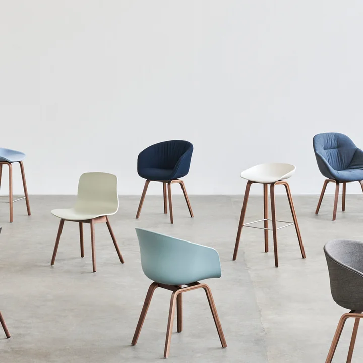 About A Chair AAC 12 de HAY