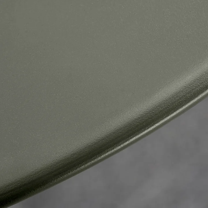 Helo Table de bistrot Outdoor de House Doctor dans la couleur verte