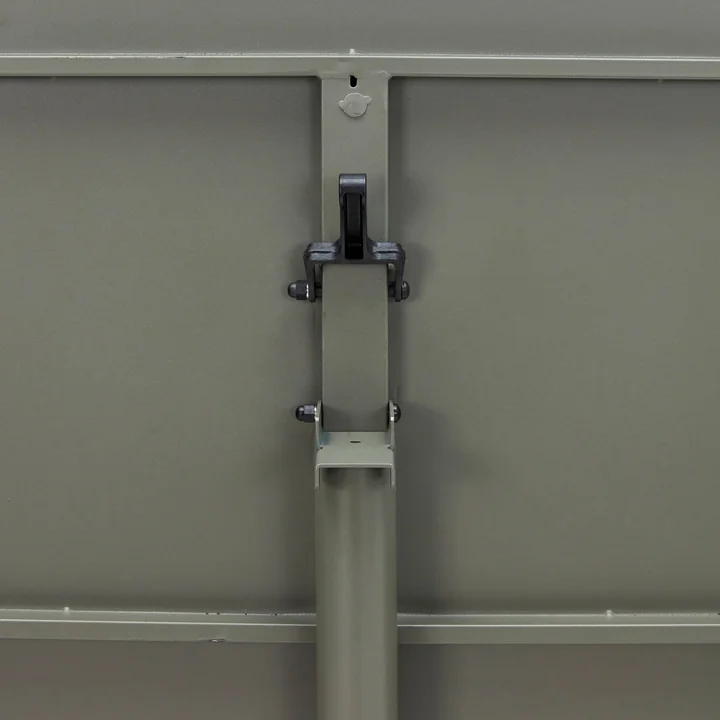 Helo Table de bistrot Outdoor de House Doctor dans la couleur verte