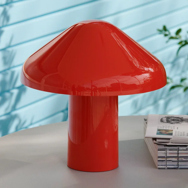 Pao Lampe à accu, rouge de HAY