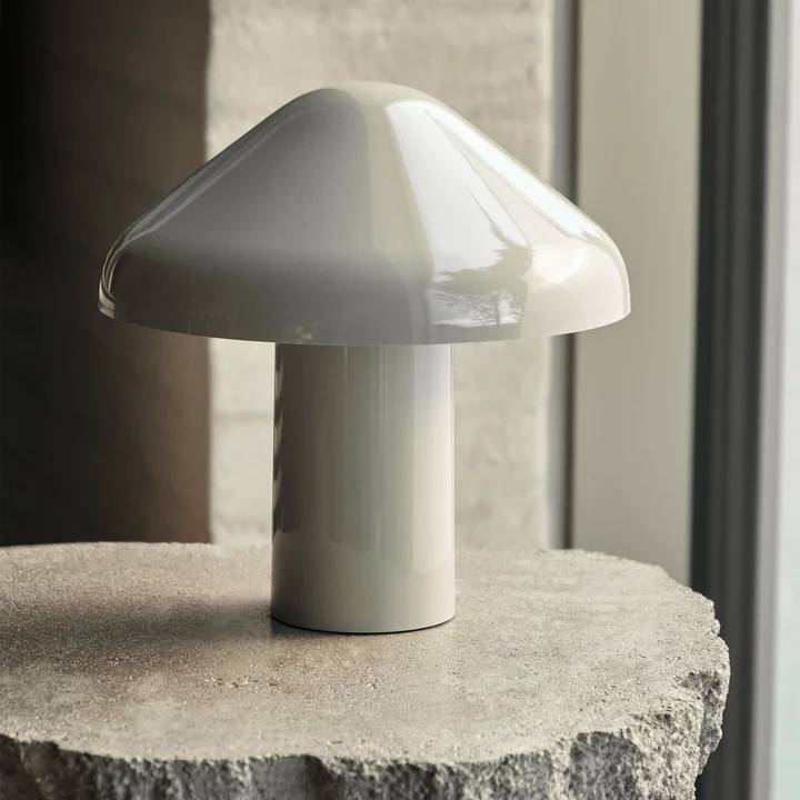 Pao Lampe à accu, cool grey de HAY