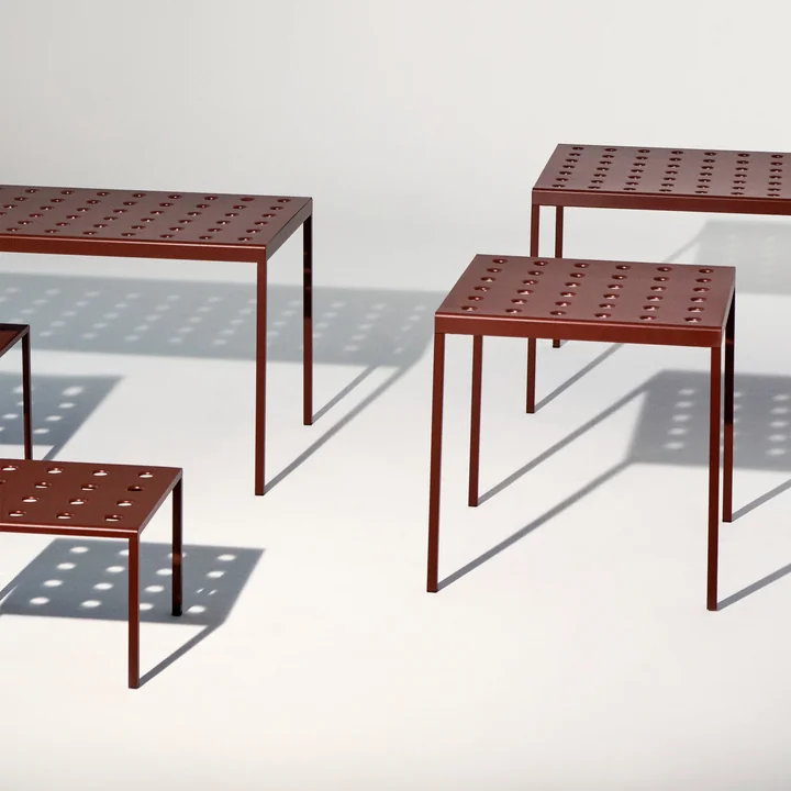 Tables de la collection Balcony de HAY