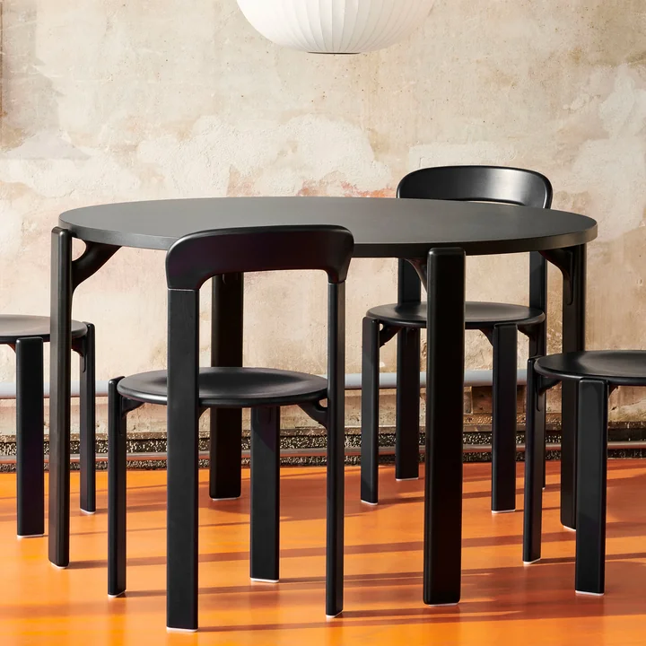 Rey Table de salle à manger, Ø 128,5 cm, deep black / Stratifié vulcano de HAY