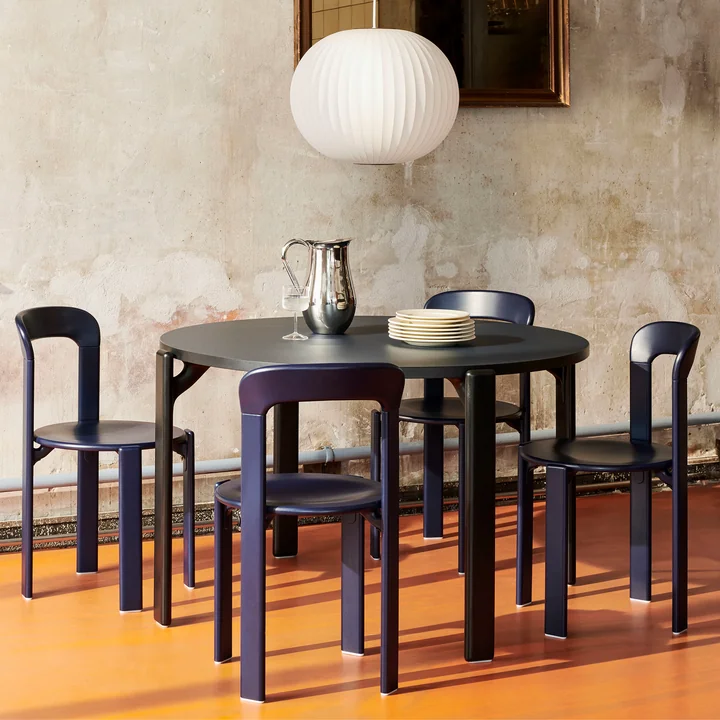 Rey Table de salle à manger, Ø 128,5 cm, deep blue / stratifié bleu royal de HAY