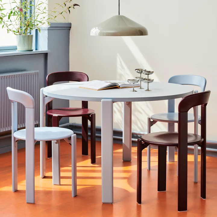 Rey Table de salle à manger, Ø 128,5 cm, slate blue / stratifié gris clair de HAY