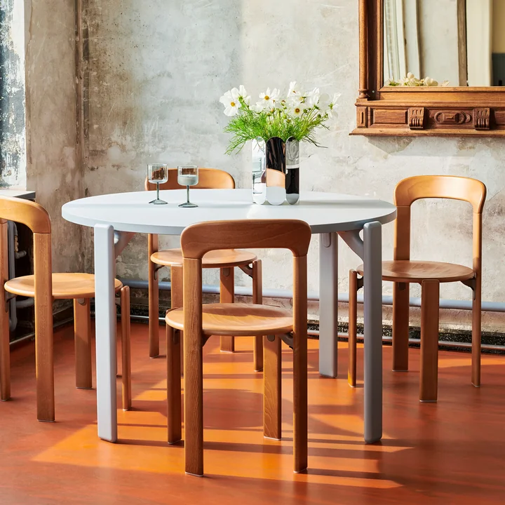 Rey Table de salle à manger, Ø 128,5 cm, slate blue / stratifié gris clair de HAY