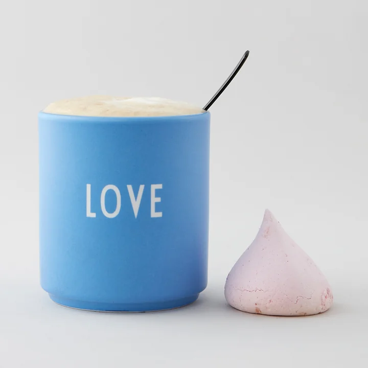 AJ Favourite Tasse en porcelaine, Love dans sky blue de Design Letters