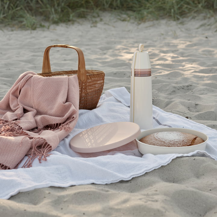 Picnic bouteille isolante + 4 tasses, blossom et le Picnic Moule à pâtisserie de Rig-Tig by Stelton