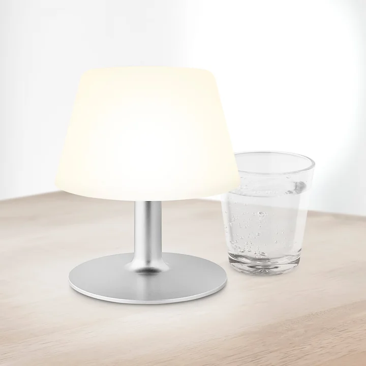 SunLight Lampe de table de jardin LED de Eva Solo en couleur blanche