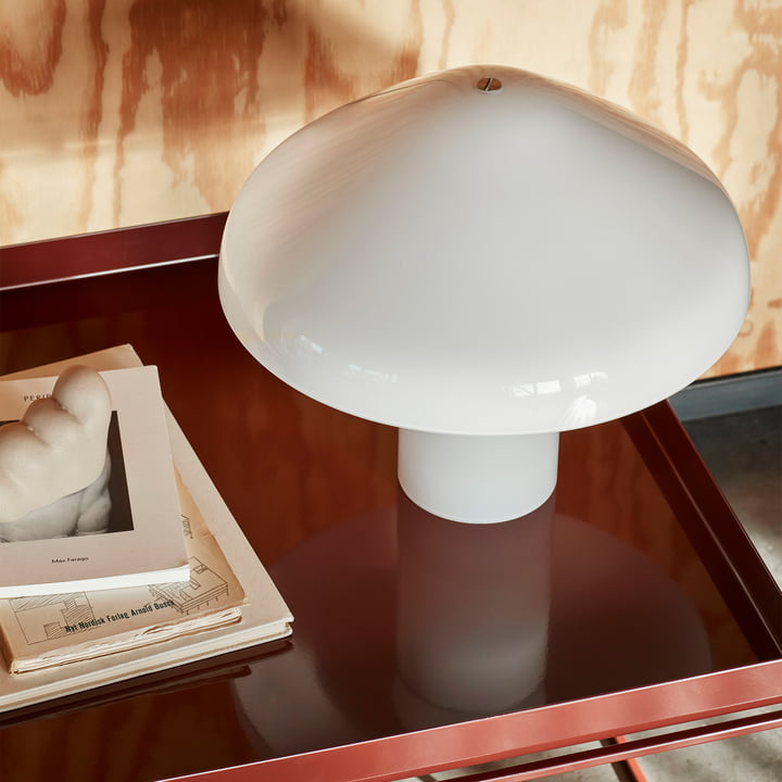 Pao lampe de table en verre de Hay dans la couleur blanche