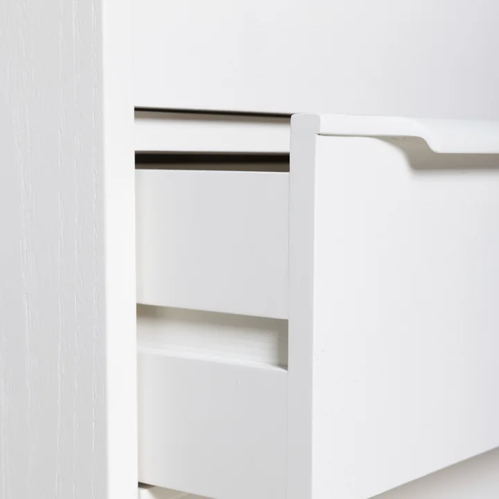 Commode chest of drawers de HKliving dans la couleur egg shell white