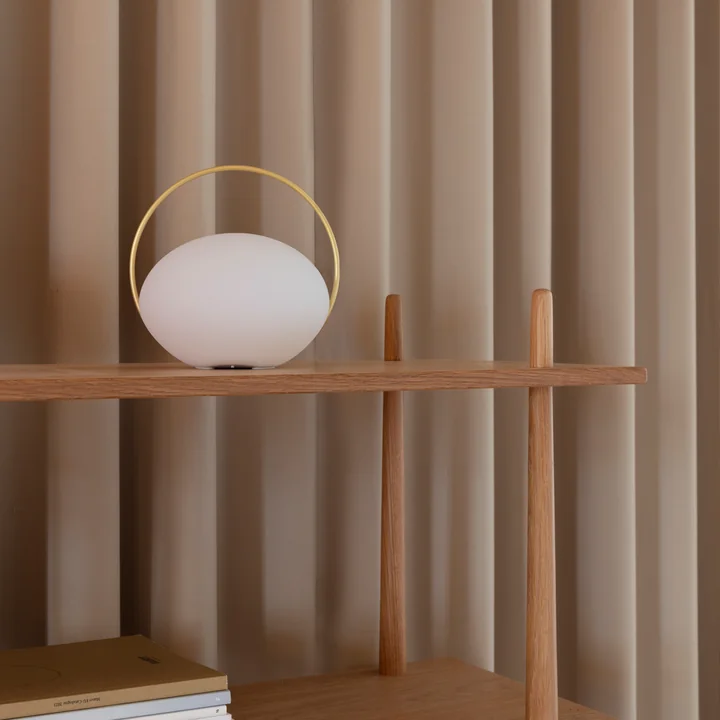 Orbit Lampe de bureau LED rechargeable de Umage