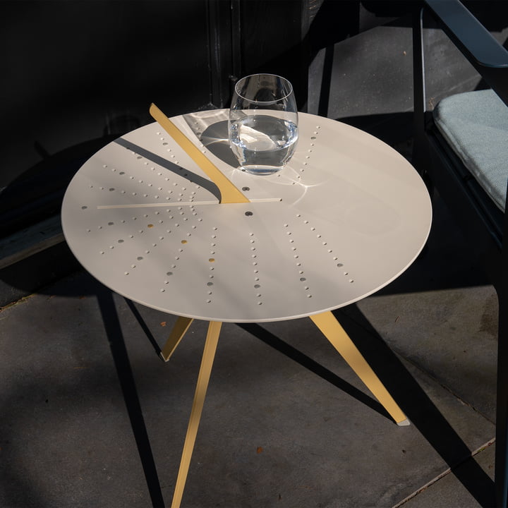 Sundial Table d'appoint de Weltevree dans la couleur sand yellow