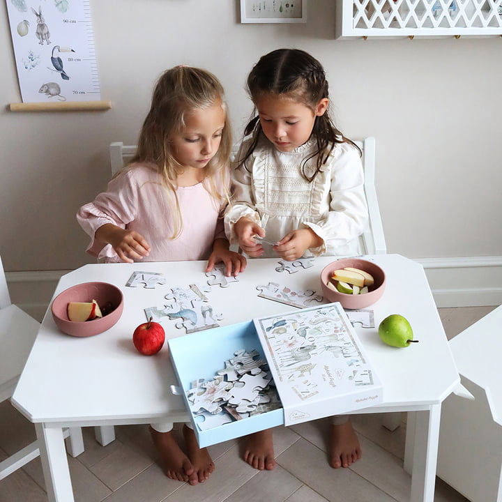 Table pour enfants Harlequin de Cam Cam Copenhagen dans la couleur blanche