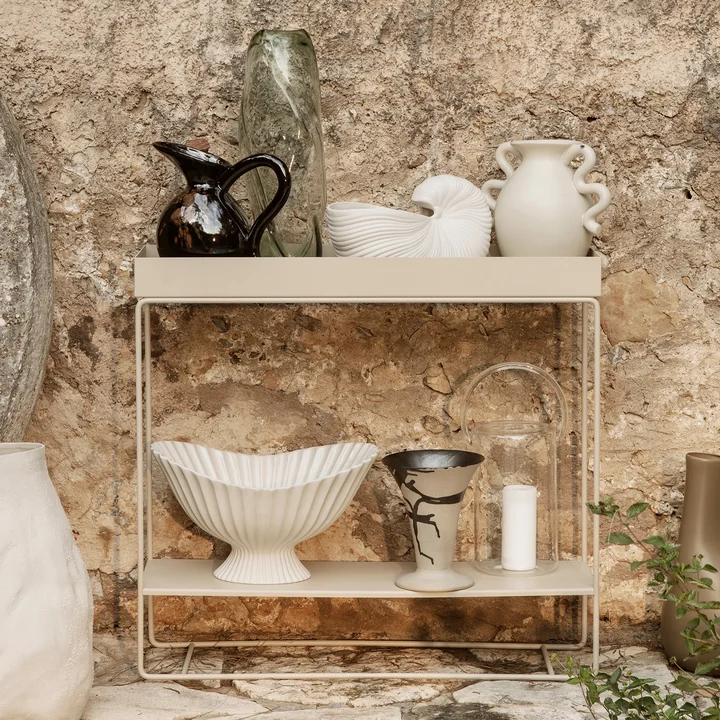 Flores Vase de Ferm Living dans la version sable / noir