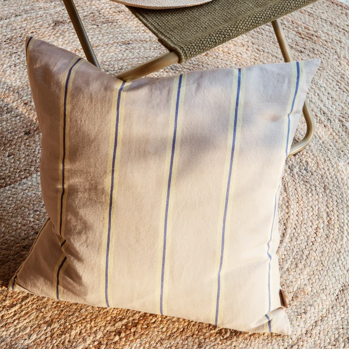 Grand Coussin, 50 x 50 cm, oyster / lemon / blue de Ferm Living