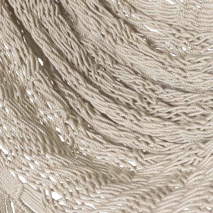 Path Fauteuil suspendu de Ferm Living dans la version light sand