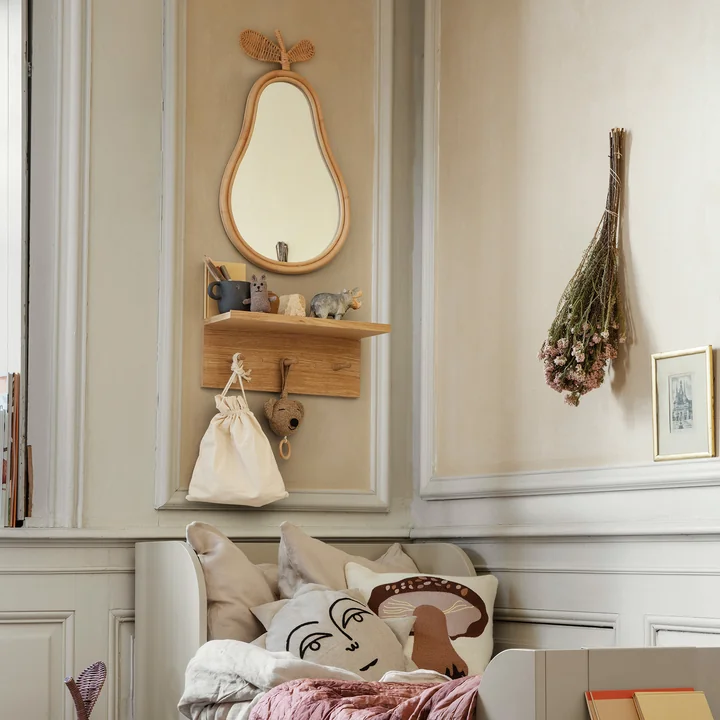 Place Étagère murale, Small, chêne et Roy Merino boîte à musique de Ferm Living