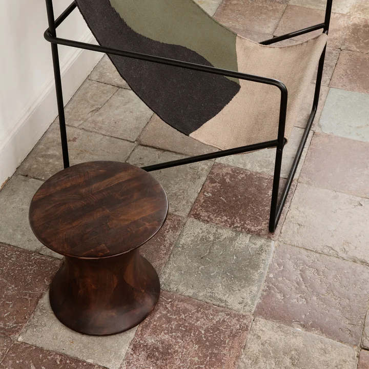 Spin Tabouret de Ferm Living dans la couleur marron