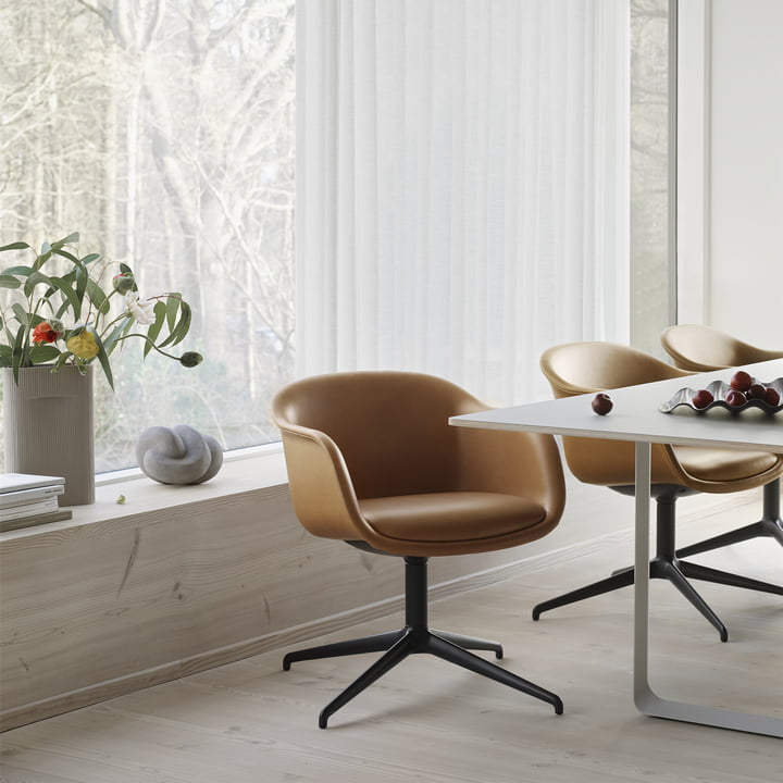 Fiber Conference Chaise avec accoudoirs de Muuto