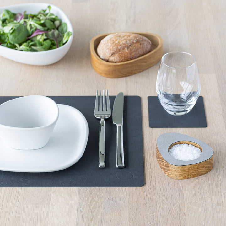 Set de table Square M de LindDNA dans la version Nupo noir