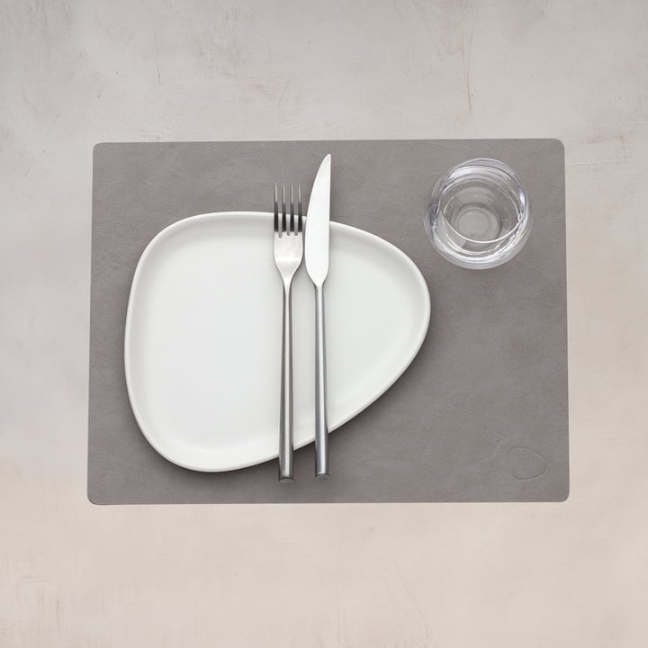 Set de table Square M de LindDNA dans la version Nupo gris clair