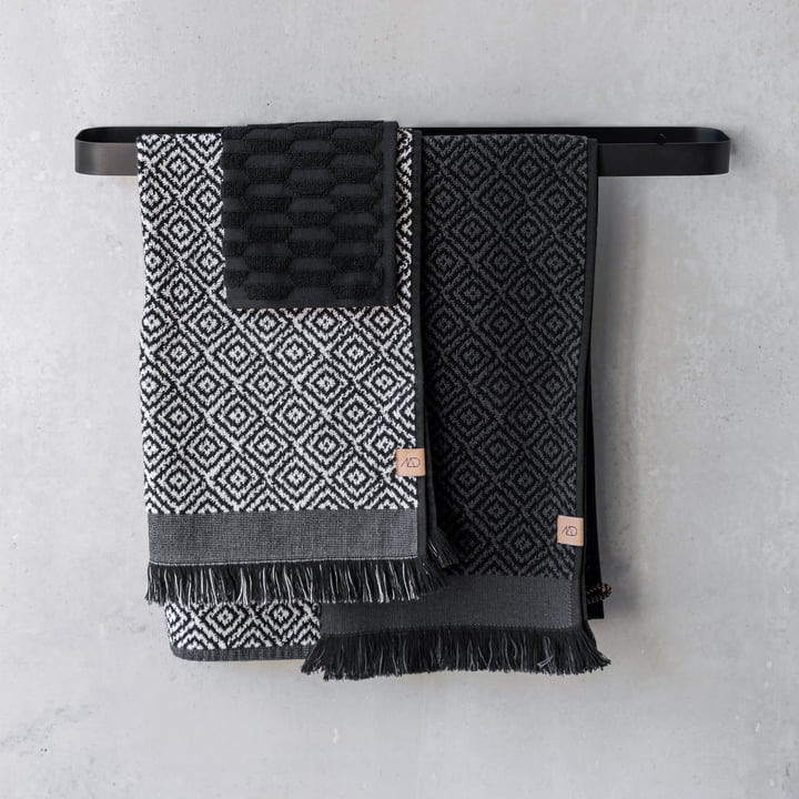 Carry Porte-serviettes de Mette Ditmer en couleur noir