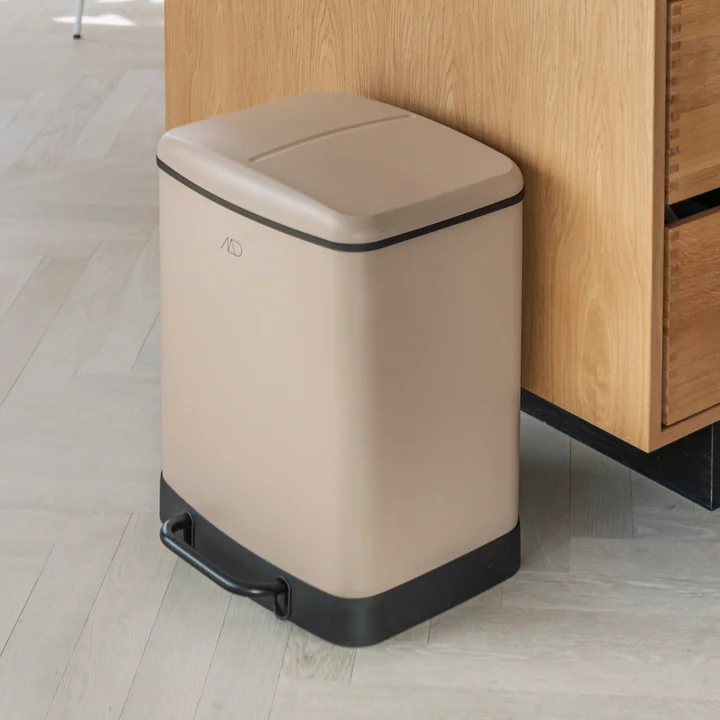 Wonda Duo -seau à pédale de Mette Ditmer en couleur sable