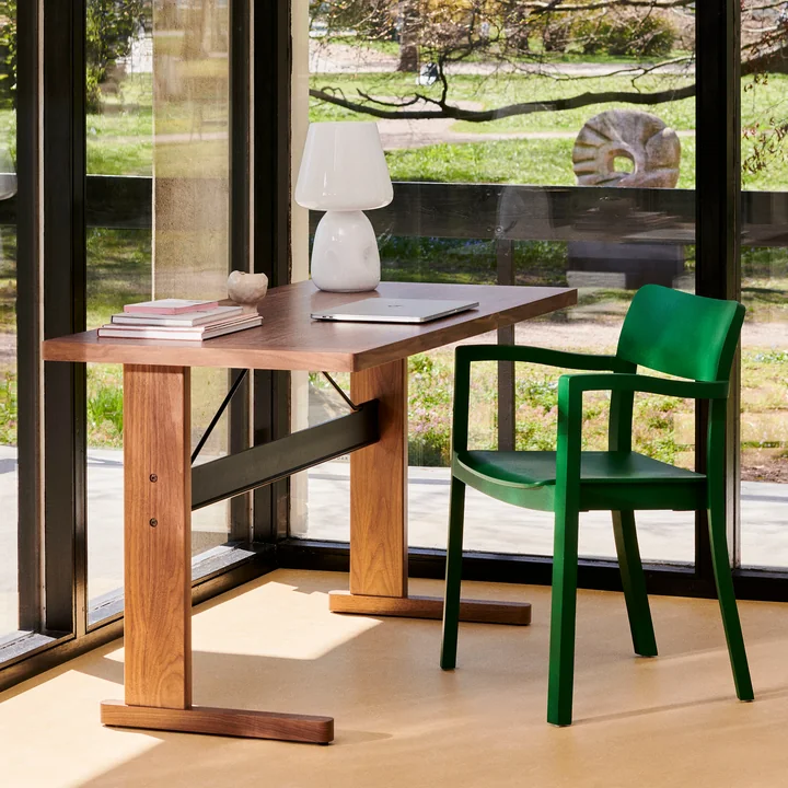 Pastis - Fauteuil, Apollo - Lampe de table de HAY