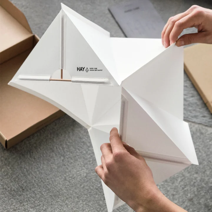 Paper Cube Papier - Lampe de table de HAY