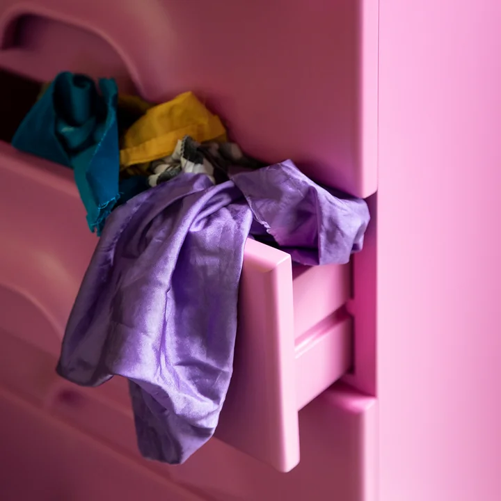 Commode, avec 8 tiroirs / urban pink de HKliving