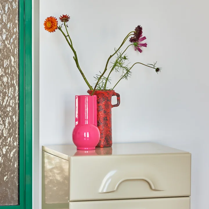 Vase en céramique de HKliving dans la version hot pink