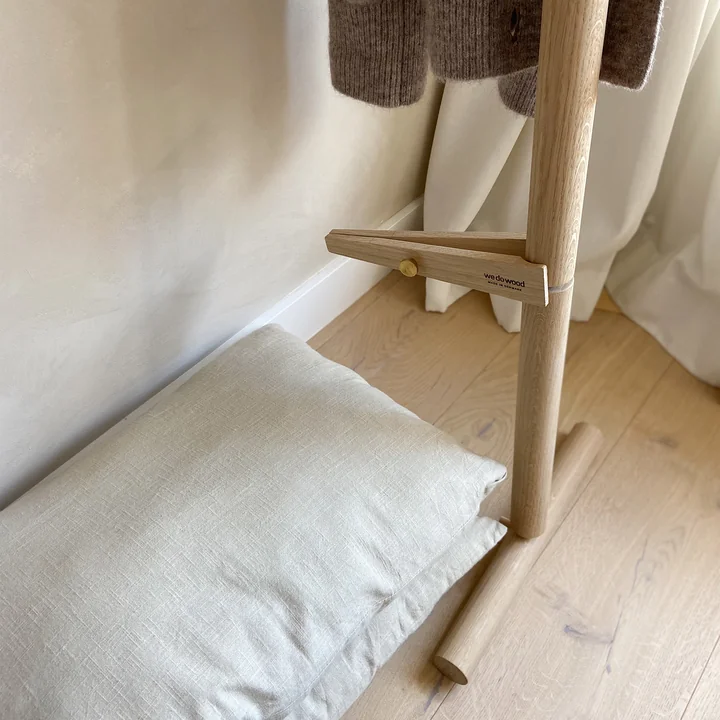 Laid Back Vestiaire sur pied de We Do Wood